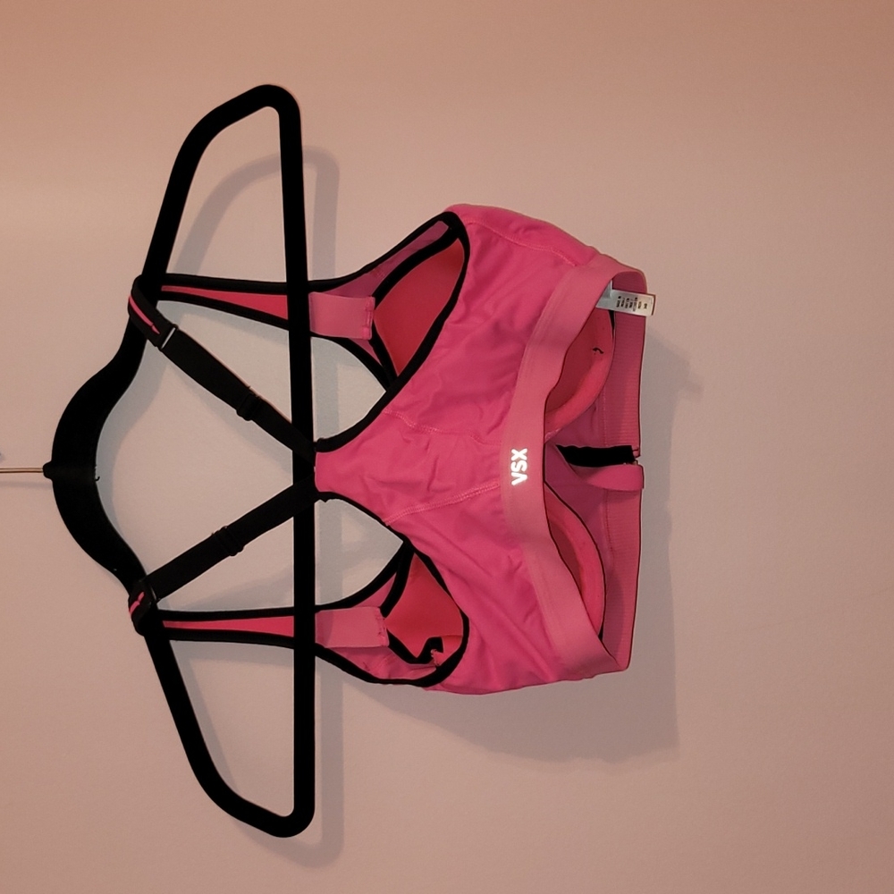Victoria Secret Maxium Sports Bra - Picture 2 of 4